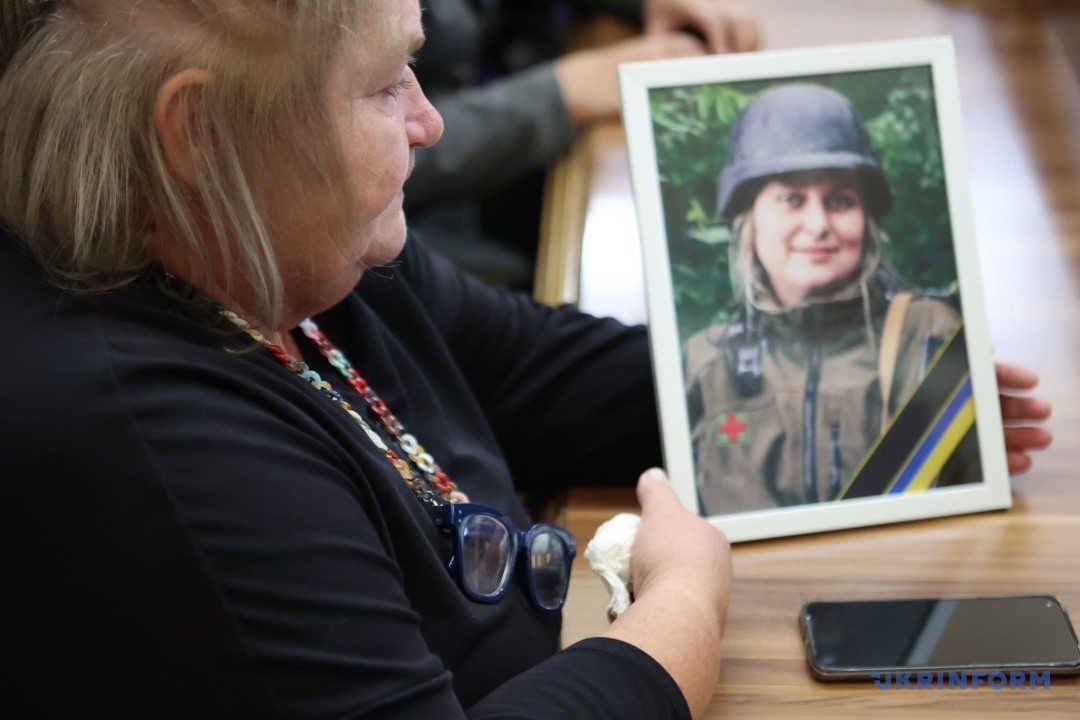 Пам’ятна дошка бойовій медикині