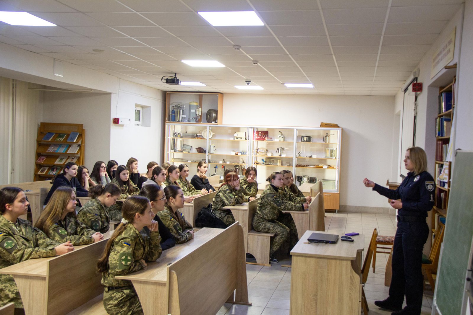Протидія вербуванню підлітків – зустрічі з представниками поліції