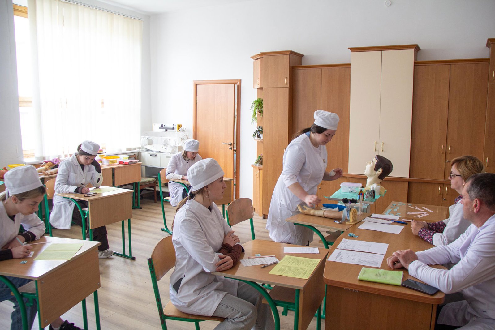 Завершилась екзаменаційна сесія на випускному курсі