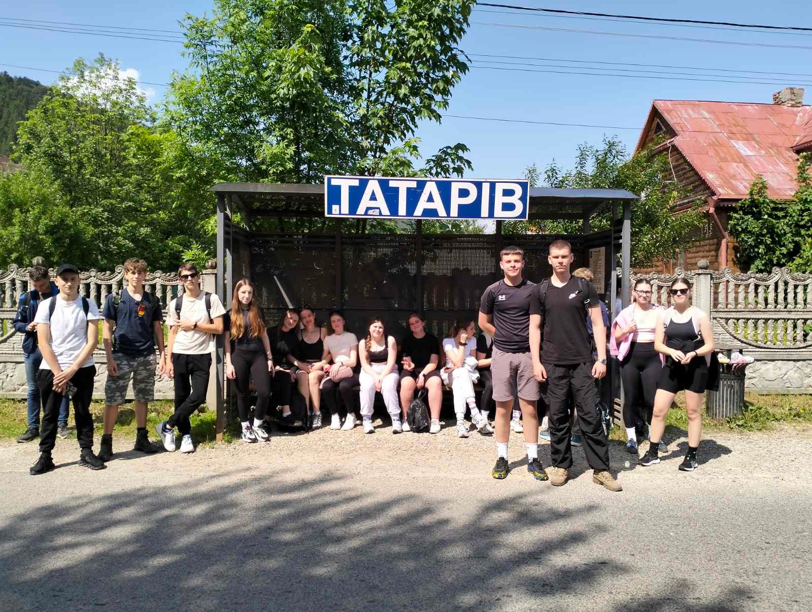Волейбольною командою – в Карпати