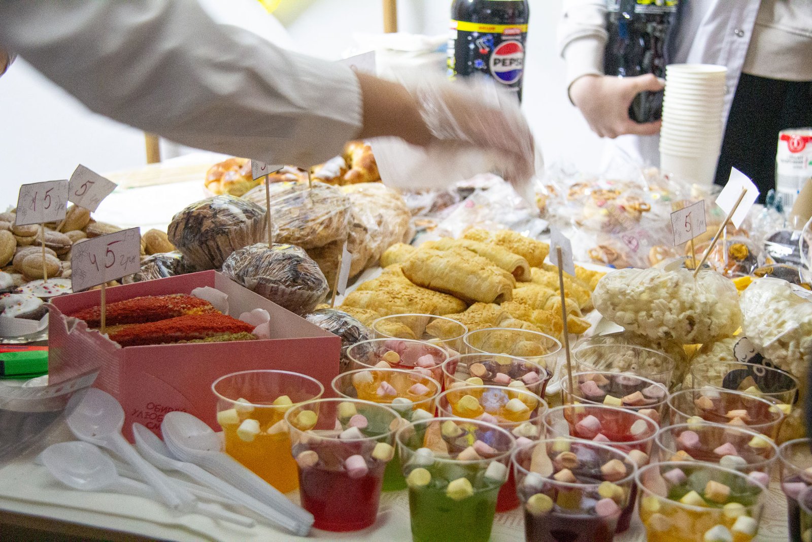 Благодійні ярмарки: на ЗСУ і сиротинці 