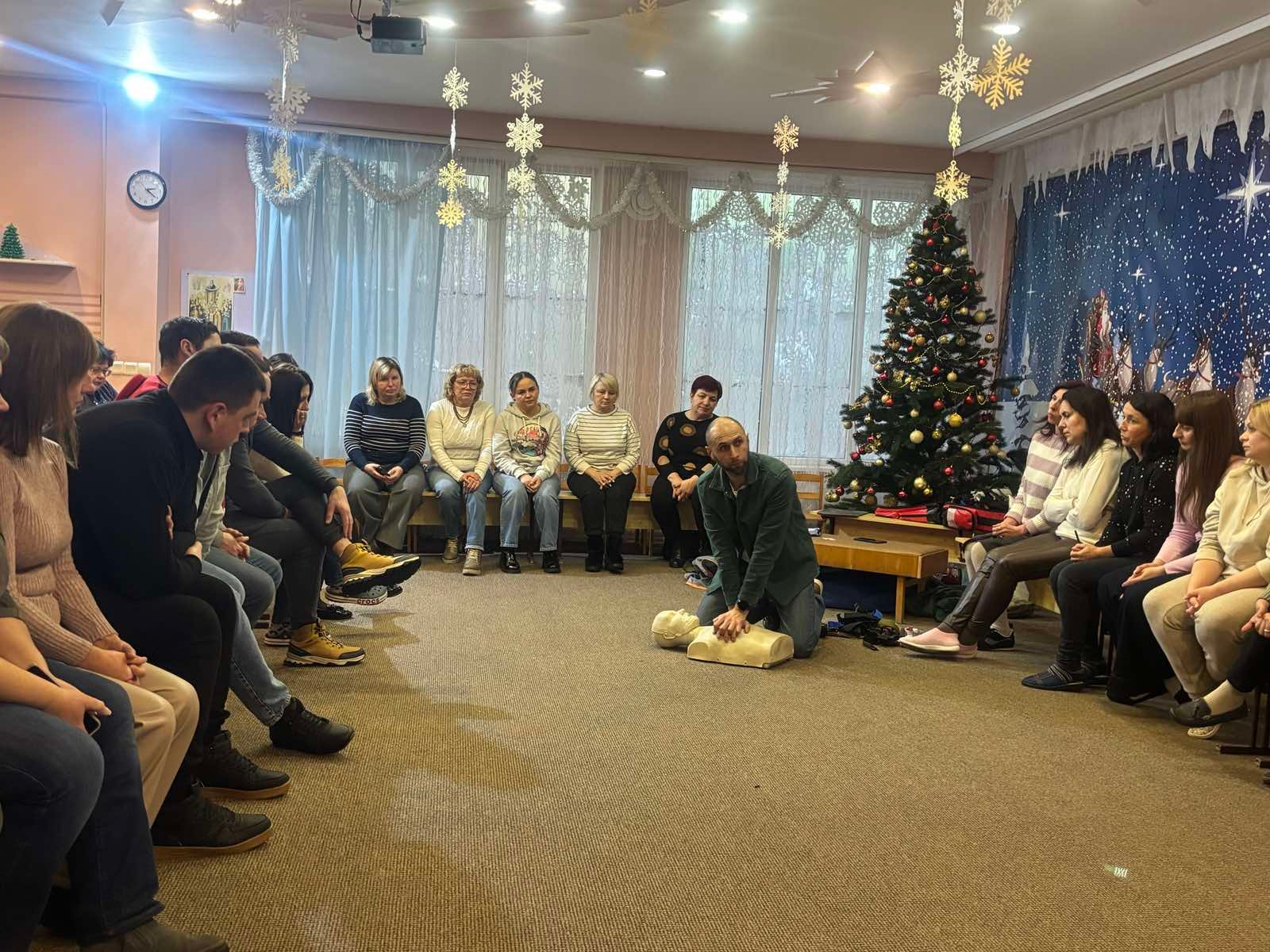 Практичний тренінг з домедичної допомоги для працівників школи