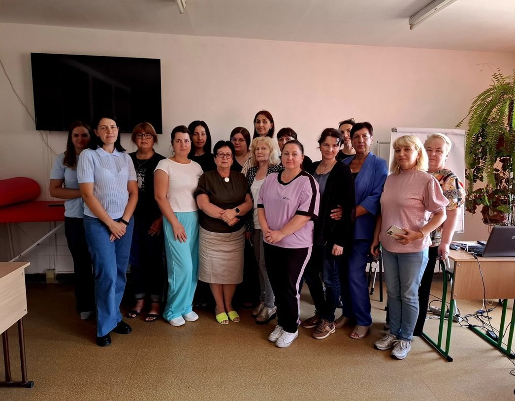 Фахівці з медичною освітою удосконалюють практичні навички з надання невідкладної медичної допомоги