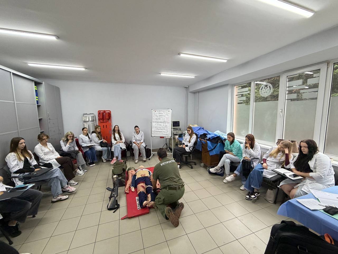 Навчаємо діяти впевнено: практичне заняття з тактичної медицини