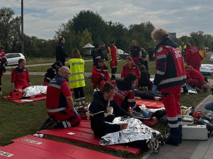 Готові діяти та рятувати життя: здобувачі освіти опановують алгоритми домедичної допомоги при масових ураженнях