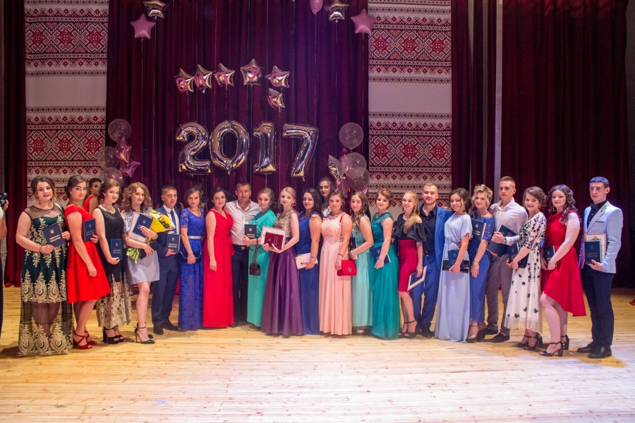 Урочистості з нагоди вручення дипломів випускникам 2017